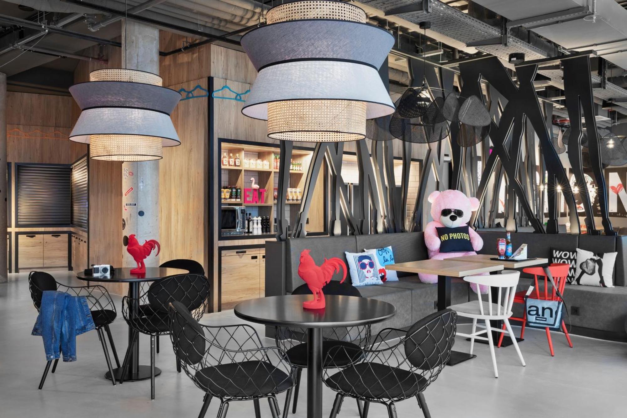 Moxy Duesseldorf City מראה חיצוני תמונה