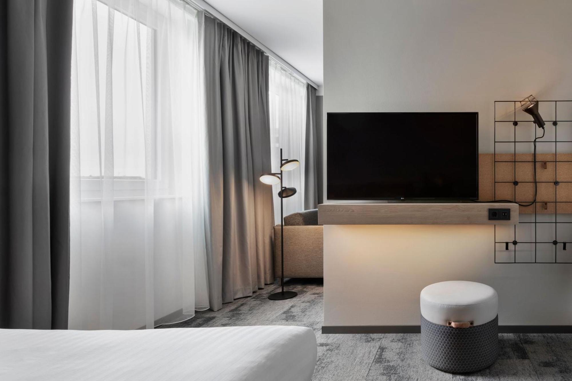 Moxy Duesseldorf City מראה חיצוני תמונה